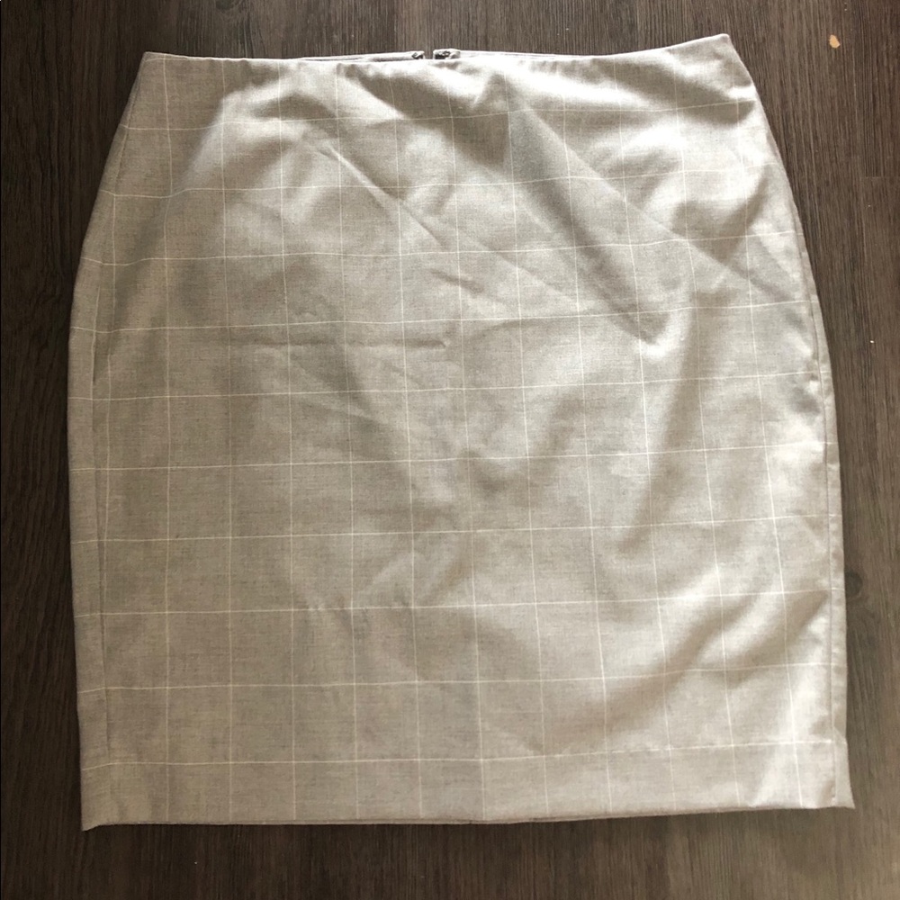 NWT Banana Republic  Grey Pinstripe Business Skirt